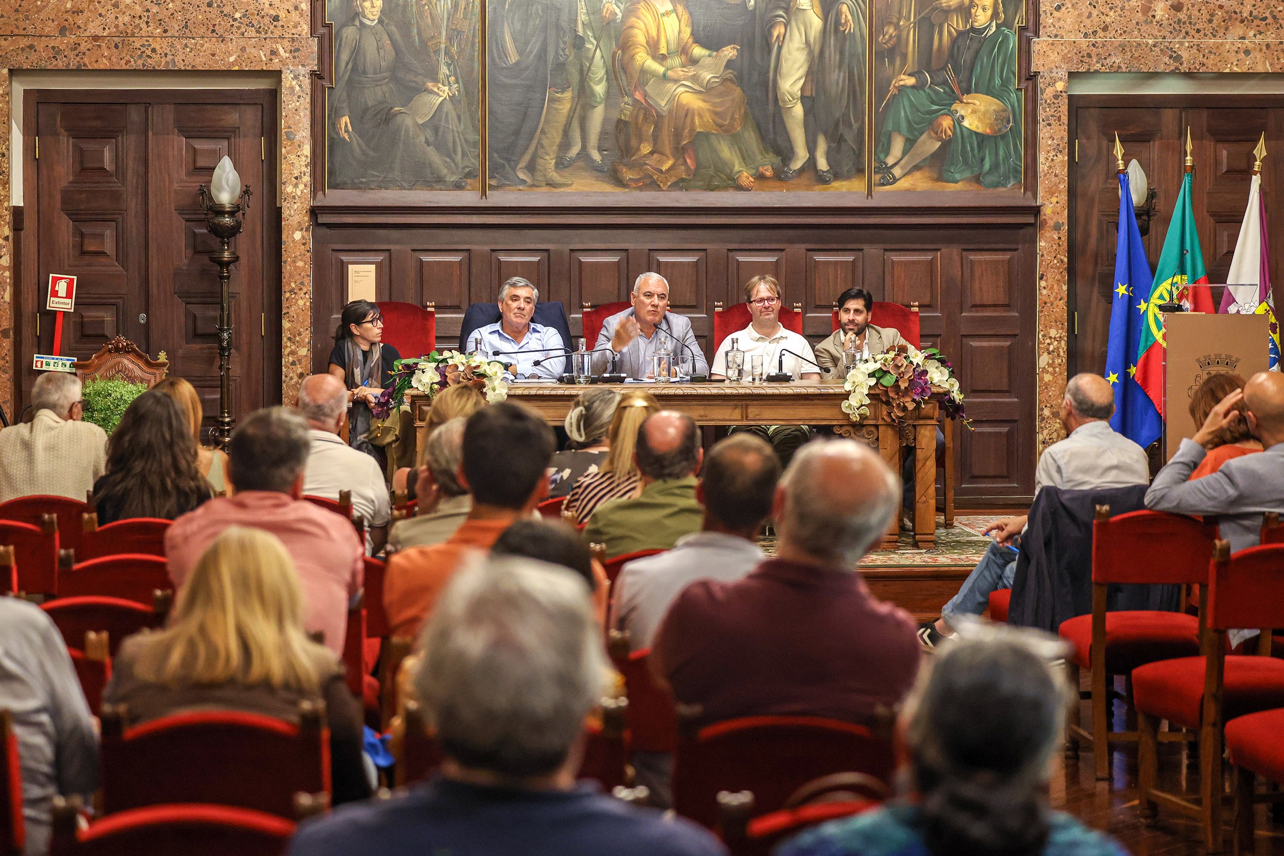 O Salão Nobre dos Paços do Concelho acolheu um conjunto de reuniões para recolha de contributos para candidatura de Setúbal a Capital Portuguesa da Cultura 2028