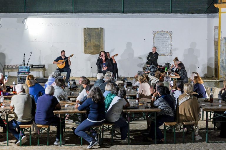Fado em Setúbal nos Lavadouros de Oleiros, em Azeitão