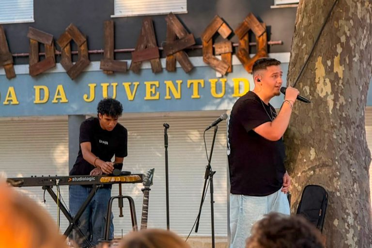 Apresentação do novo álbum do cantautor Rodrigo Mira