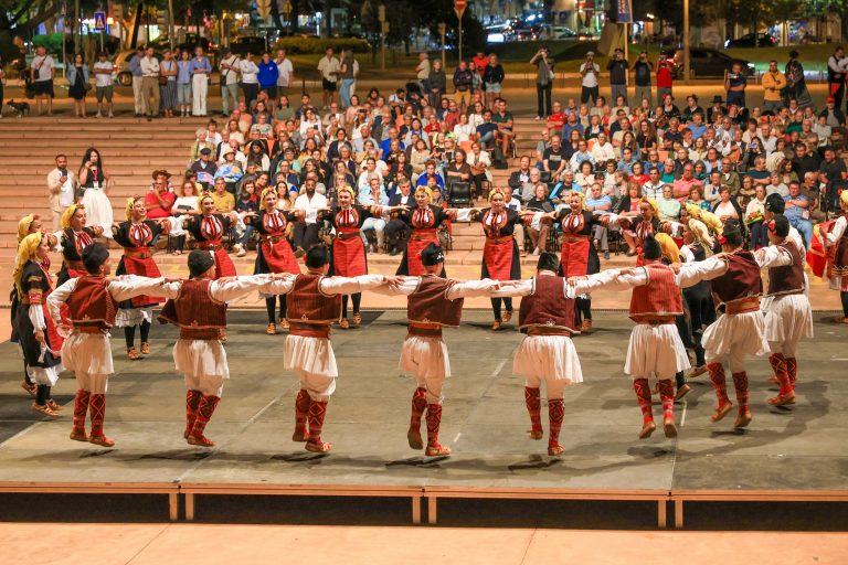 O 48.º Festival Nacional de Folclore de Setúbal – 6.º Internacional preencheu o Auditório José Afonso de música, dança e cor