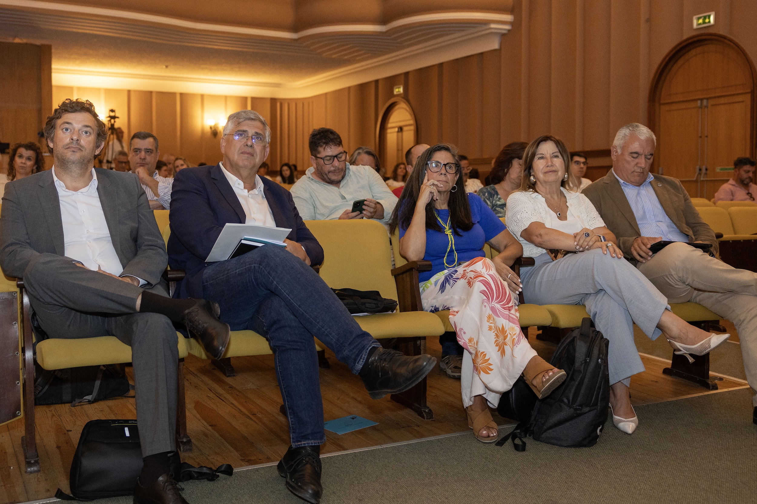 O encontro contou com a presença, entre outros autarcas, da vice-presidente da Câmara de Setúbal, Maria do Carmo Tiago, e do vereador Paulo Maia (Foto: CM Palmela)