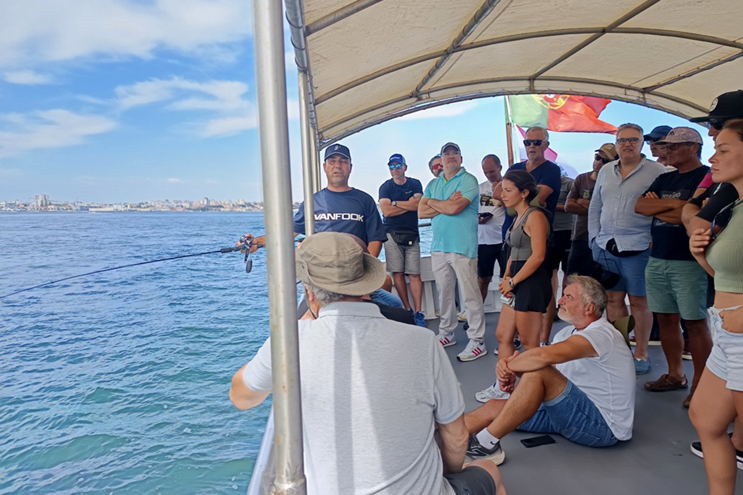 A ação de formação prática realizou-se a bordo da embarcação Maravilha do Sado