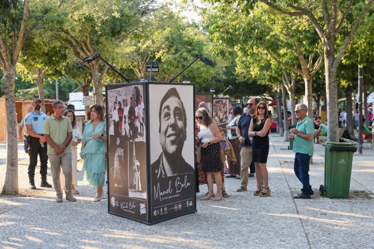 Homenagem ao ator Manel Bola, com uma exposição fotográfica no recinto sobre a sua carreira