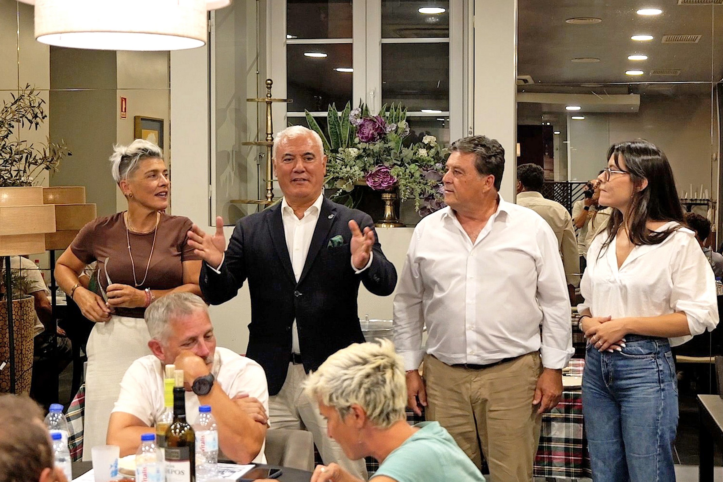 O vereador Paulo Maia, também presidente da Associação Baía de Setúbal, e a chefe do Gabinete do Mar e das Pescas da autarquia, Alexandra Manata, deram as boas vindas ao Orkan