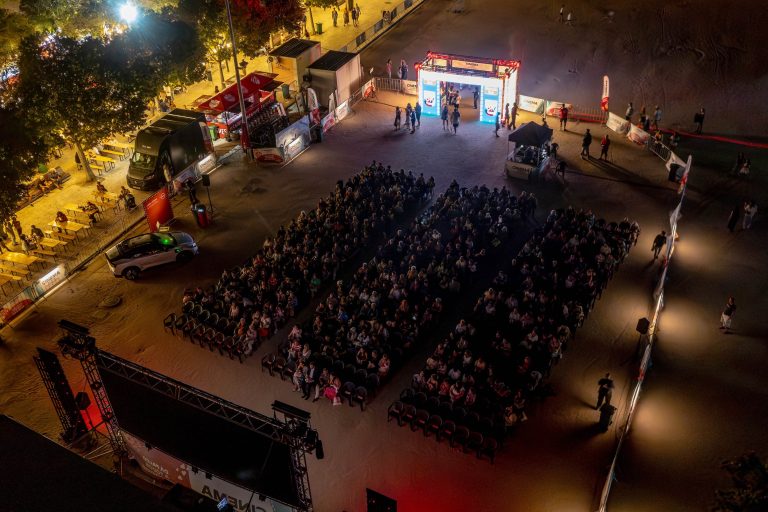 Exibição do filme “O Diabo Veste Prada 2” no Auditório José Afonso