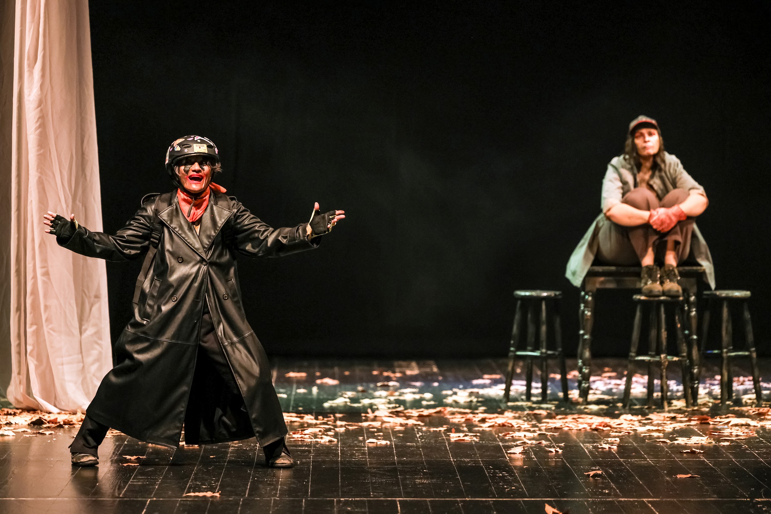 Espetáculo “Dói-me o corpo de jazer nessa esperança”, pelo Teatrão e teatromosca