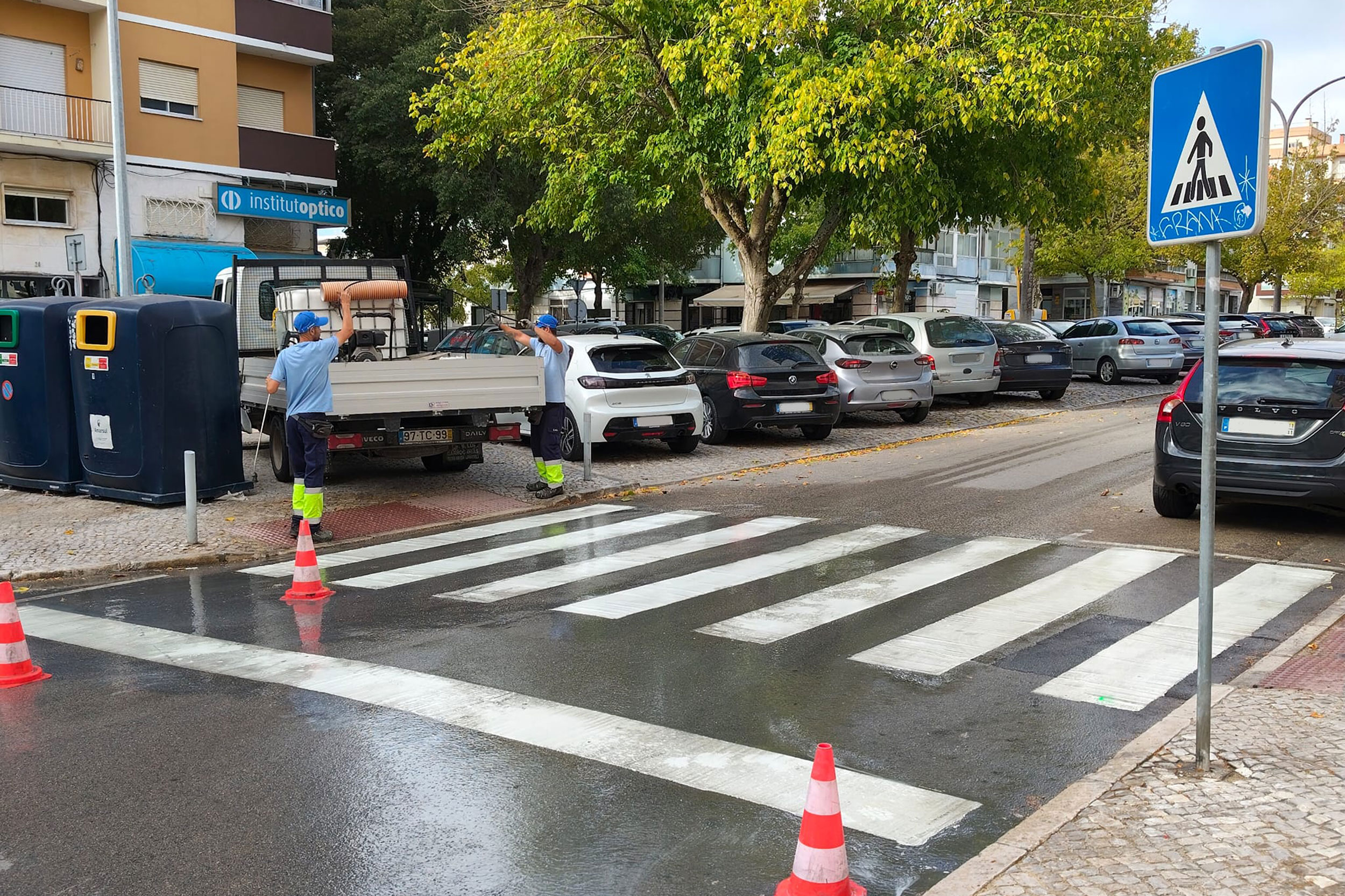 Pintura e lavagem de passadeiras | Centro Escolar Barbosa du Bocage