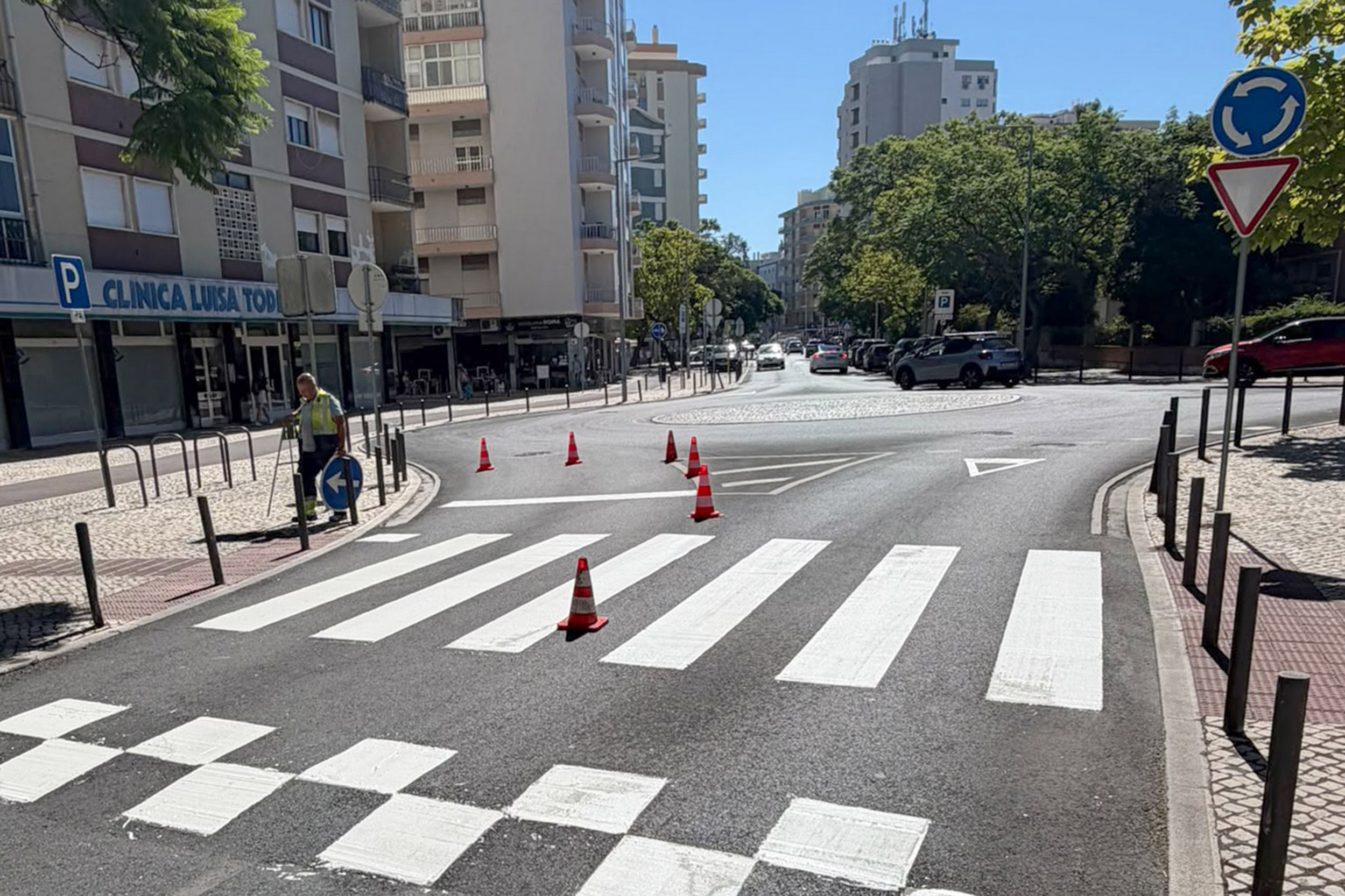 Pintura e lavagem de passadeiras | Rua dos Arcos