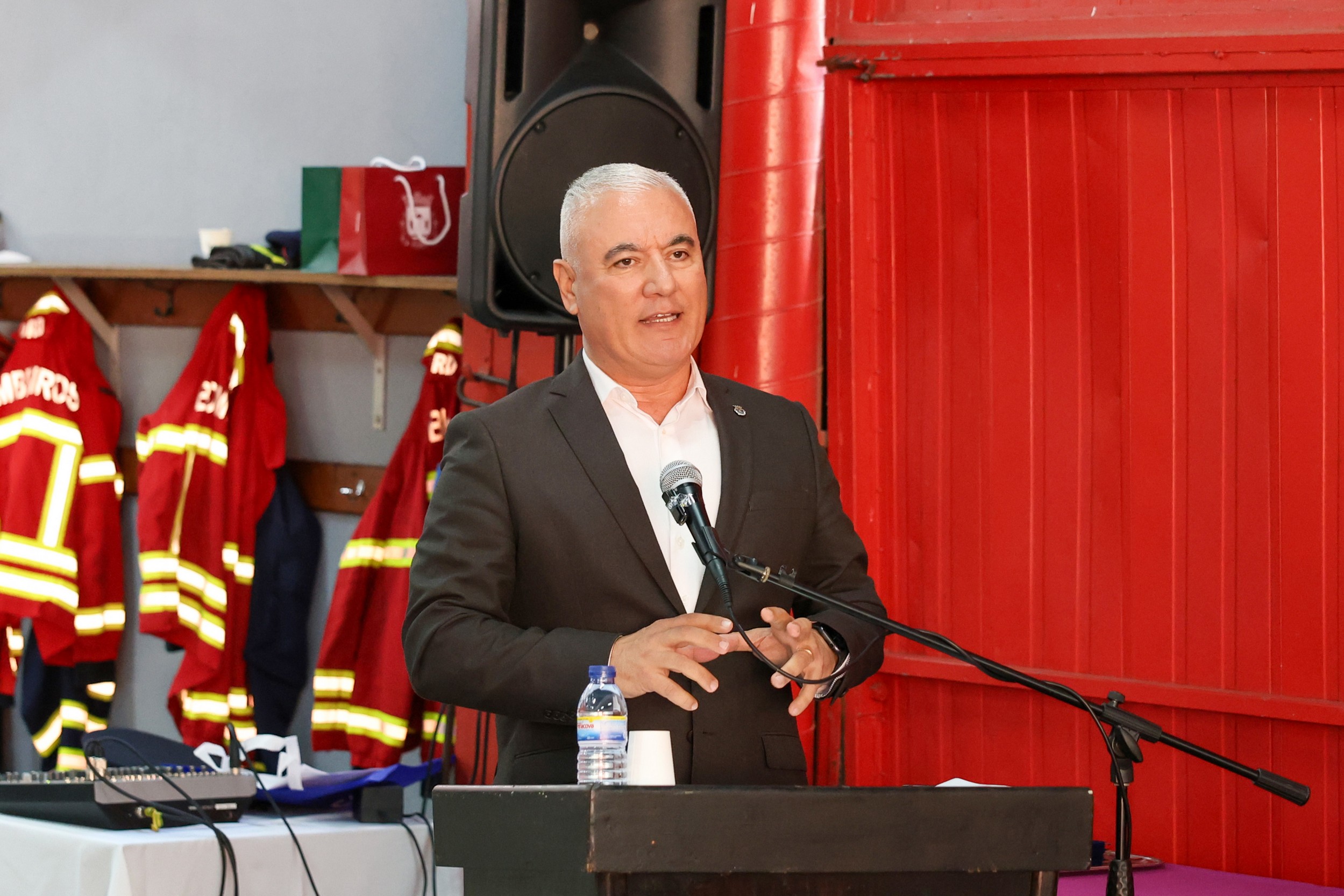 O vereador com o pelouro da Proteção Civil, Paulo Maia, esteve presente na sessão solene realizada no quartel dos BVS