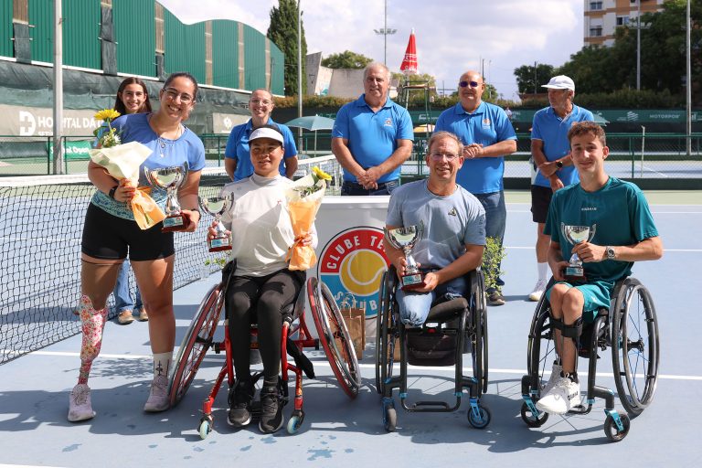 O francês Frédéric Cattaneo, a israelita Maayan Zikri e o brasileiro João Lucas Takaki venceram as provas de singulares do Setúbal Wheelchair International Open