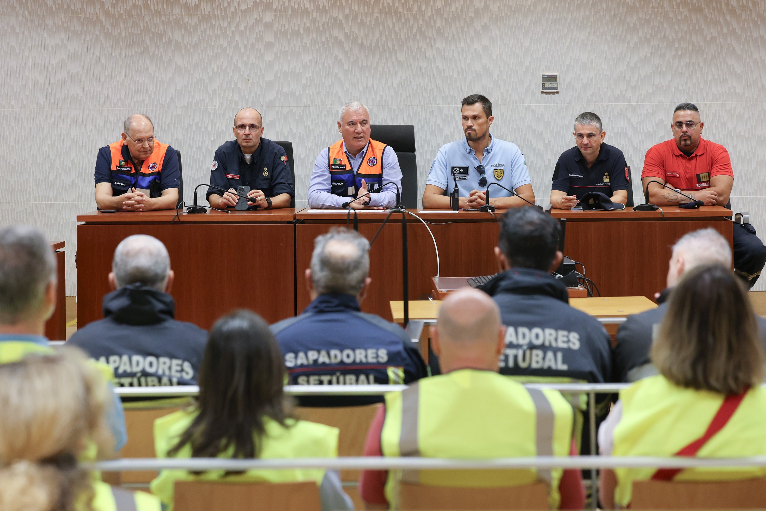 O vereador Paulo Maia destacou a eficácia e a rapidez da evacuação do Palácio da Justiça de Setúbal (250 pessoas), existindo preparação para evacuar também o vizinho Centro de Segurança Social, se necessário